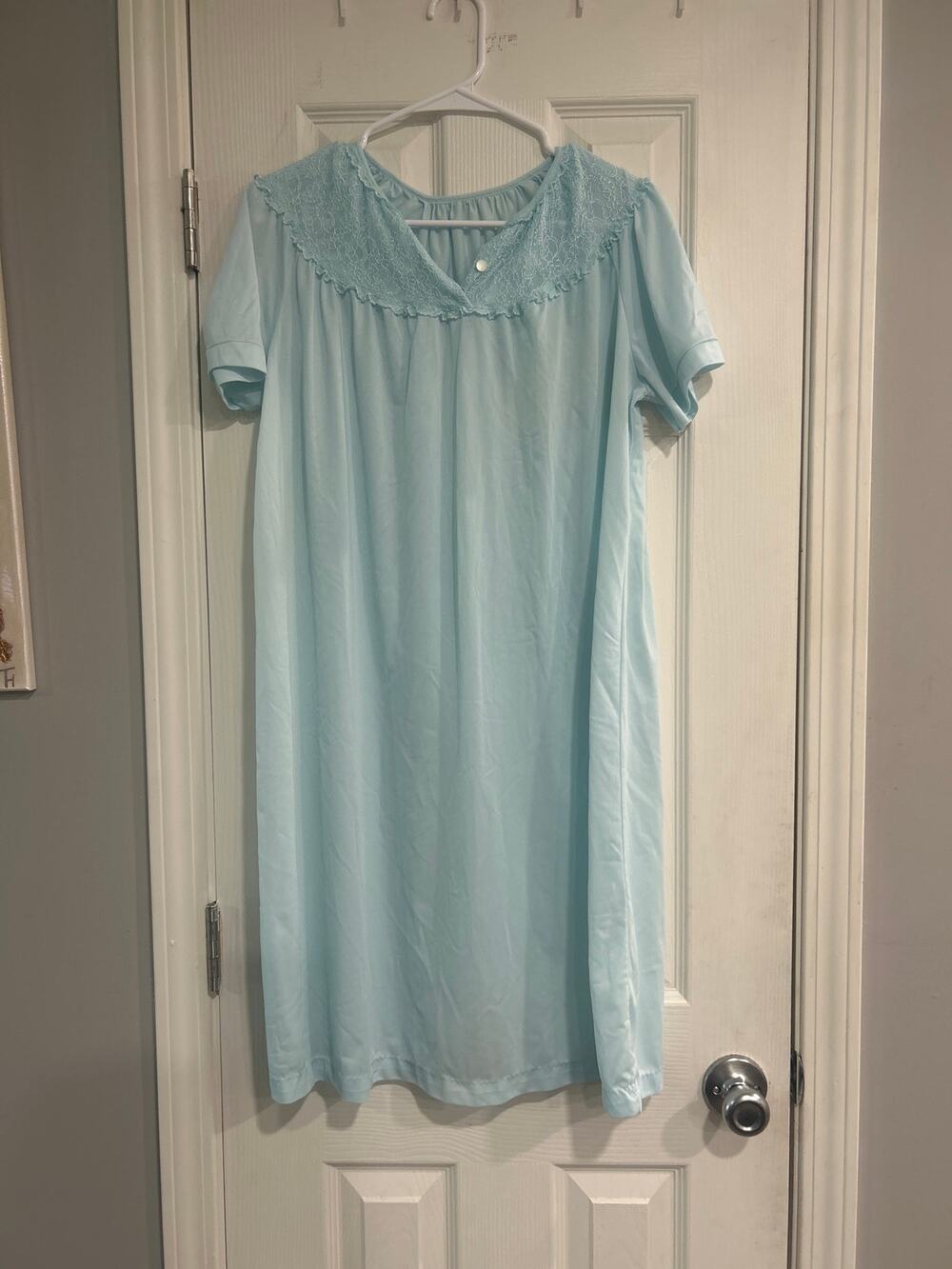 VTG Nancy King Lingerie Light Blue Nylon Satin Embroidered Nightgown M